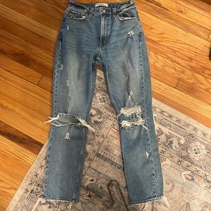 Abercrombie & Fitch Curve Love The Mom High Rise Jeans